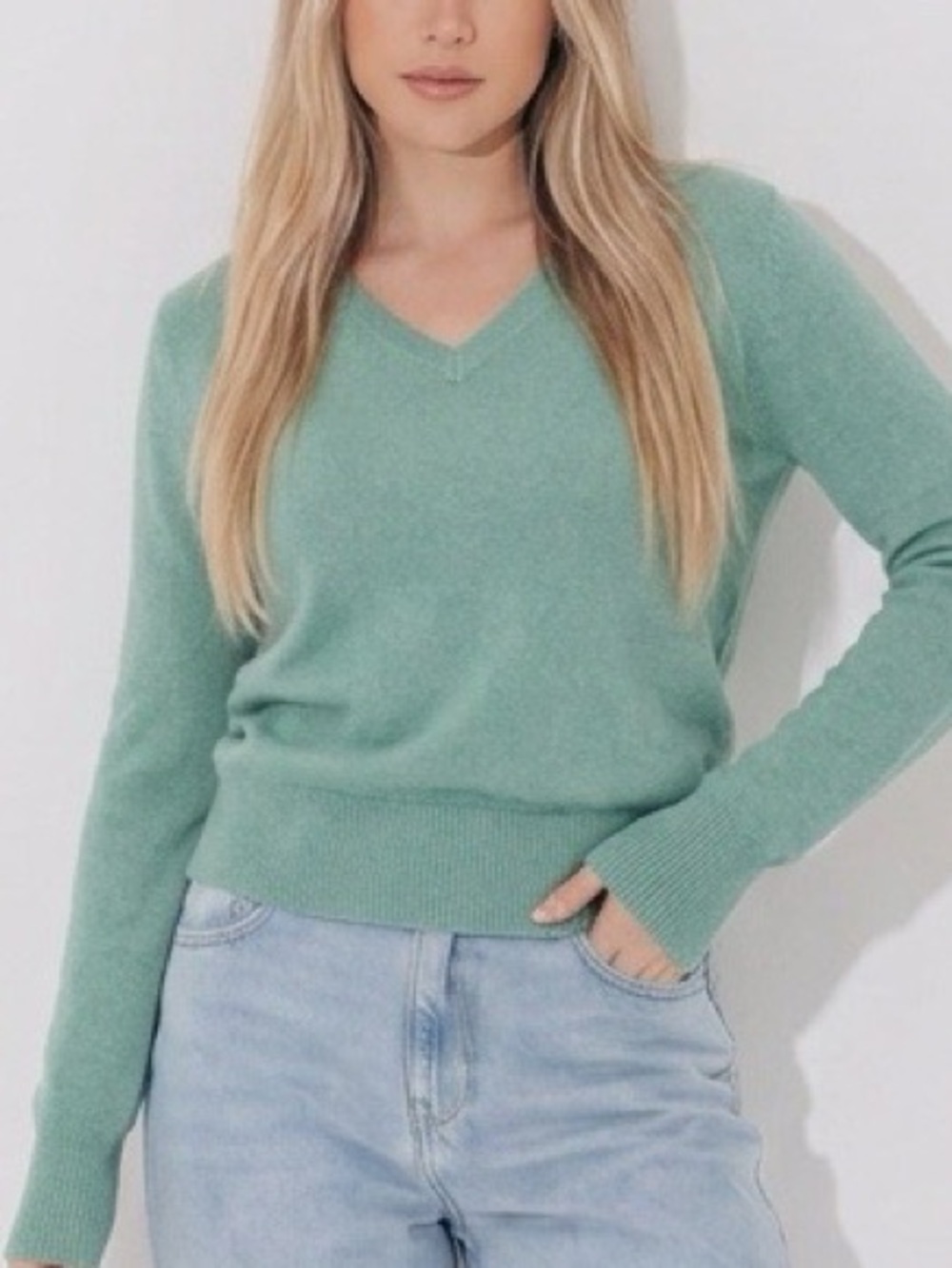 Tahari Cashmere V-Neck Sweater in Sage Green Size XL✨
